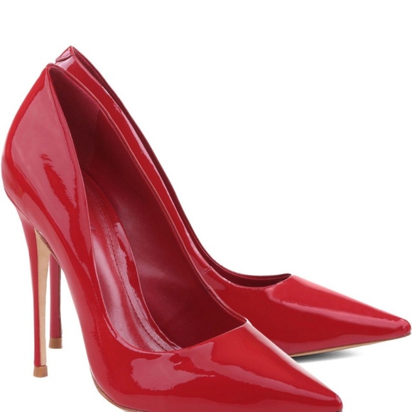 SCHUTZ Shoes - Schutz red pump heels. Leather sole.